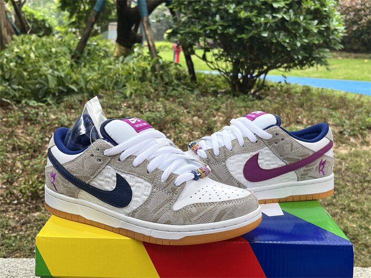 Authentic Rayssa Leal x Nike Dunk SB 