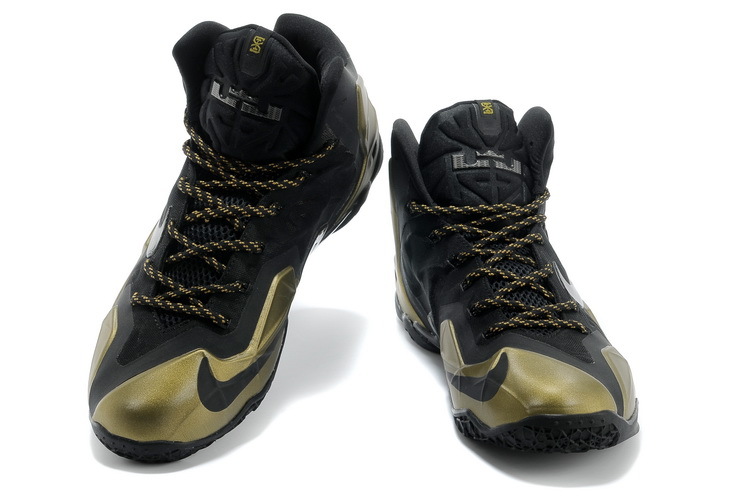 LeBron James 11-012