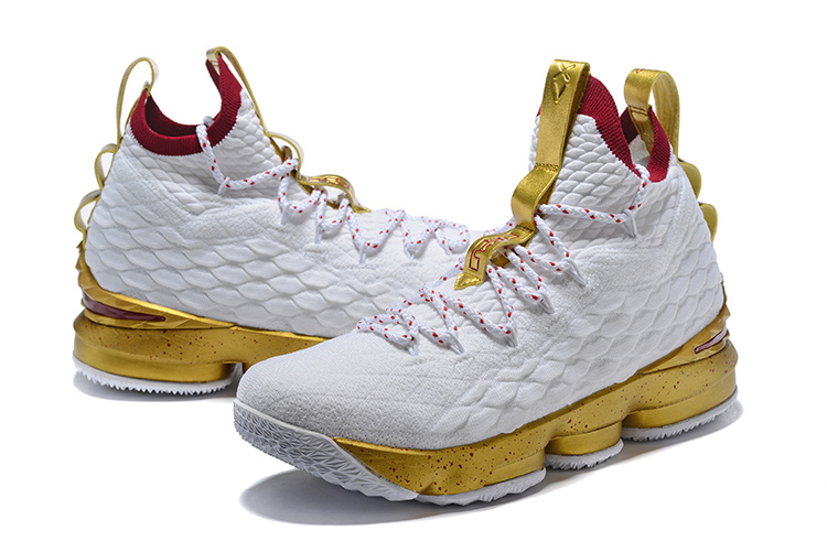 LeBron James 15-011