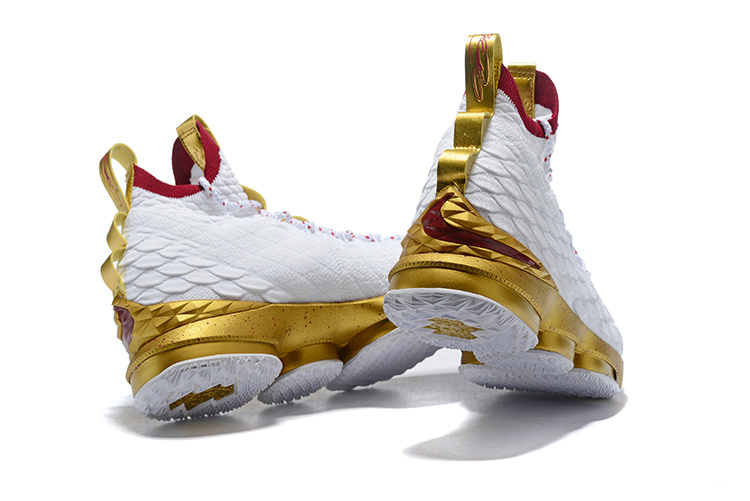 LeBron James 15-011