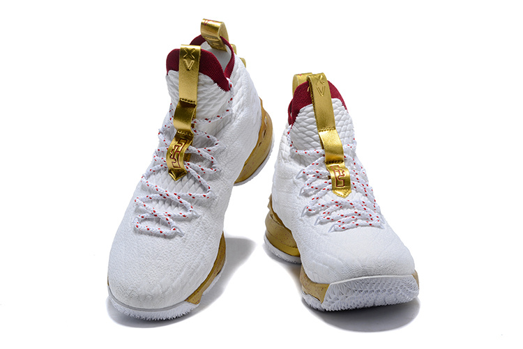 LeBron James 15-011