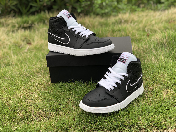 Authentic Air Jordan 1 Mid black white