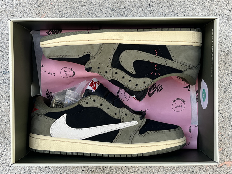 Authentic Travis Scott x Air Jordan 1 Low OG