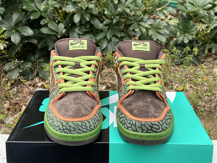 Authentic Nike SB Dunk Low Premium “DE LA SOUL”