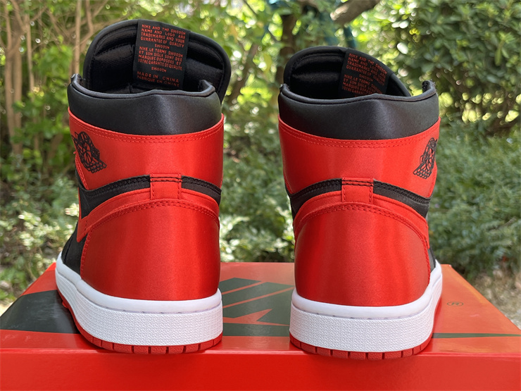 Authentic Air Jordan 1 High OG WMNS “Satin Bred”