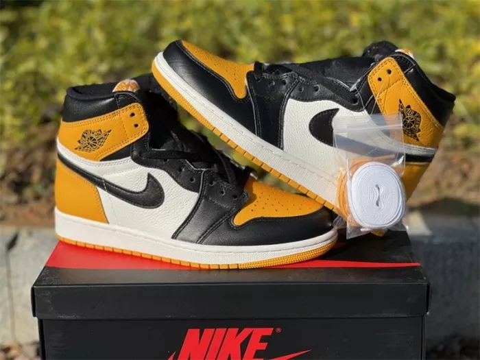 Authentic Air Jordan 1 Yellow Toe(restock)