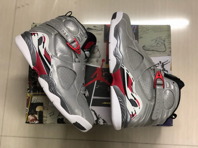 Authentic Air Jordan 8 “Reflective Bugs Bunny” 