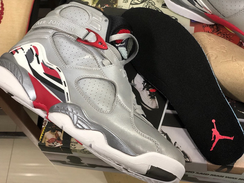 Authentic Air Jordan 8 “Reflective Bugs Bunny” 