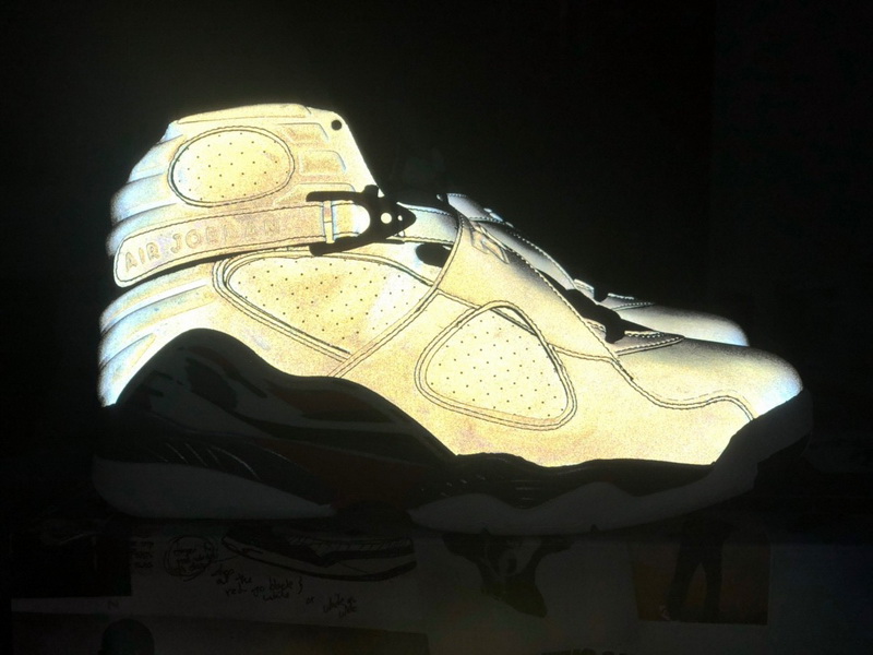 Authentic Air Jordan 8 “Reflective Bugs Bunny” 