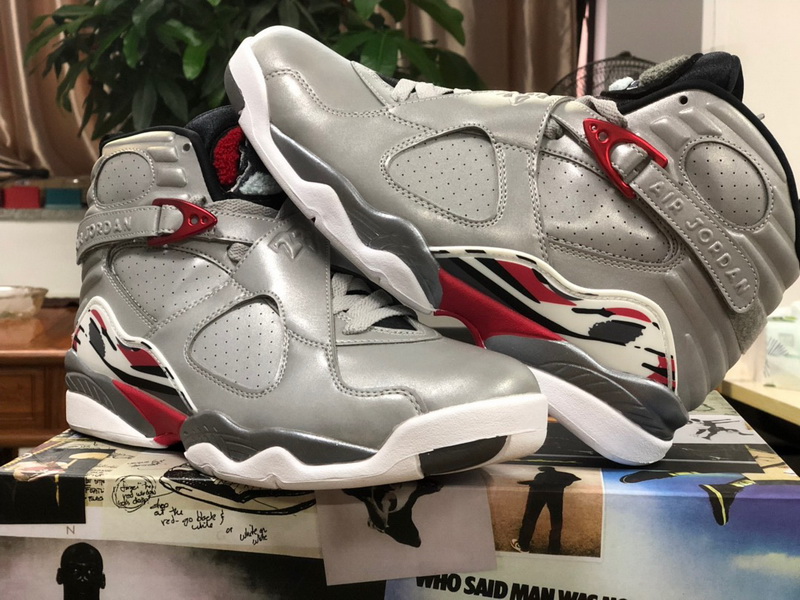 Authentic Air Jordan 8 “Reflective Bugs Bunny” 