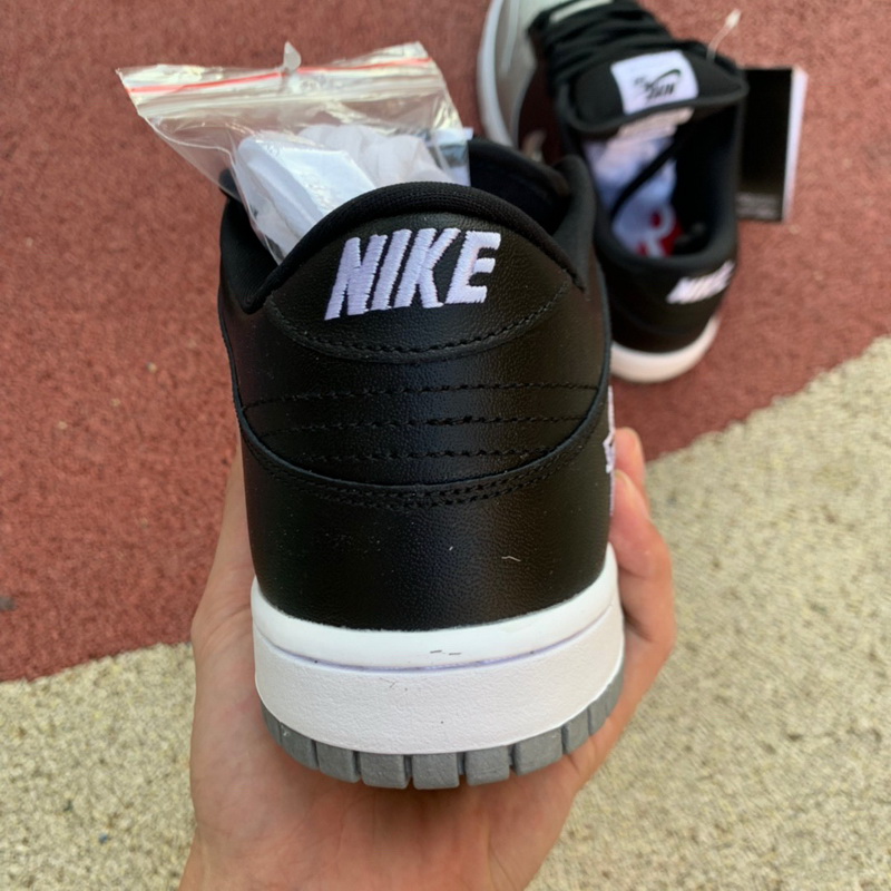 Authentic Supreme x Nike SB Dunk Metallic Sliver 