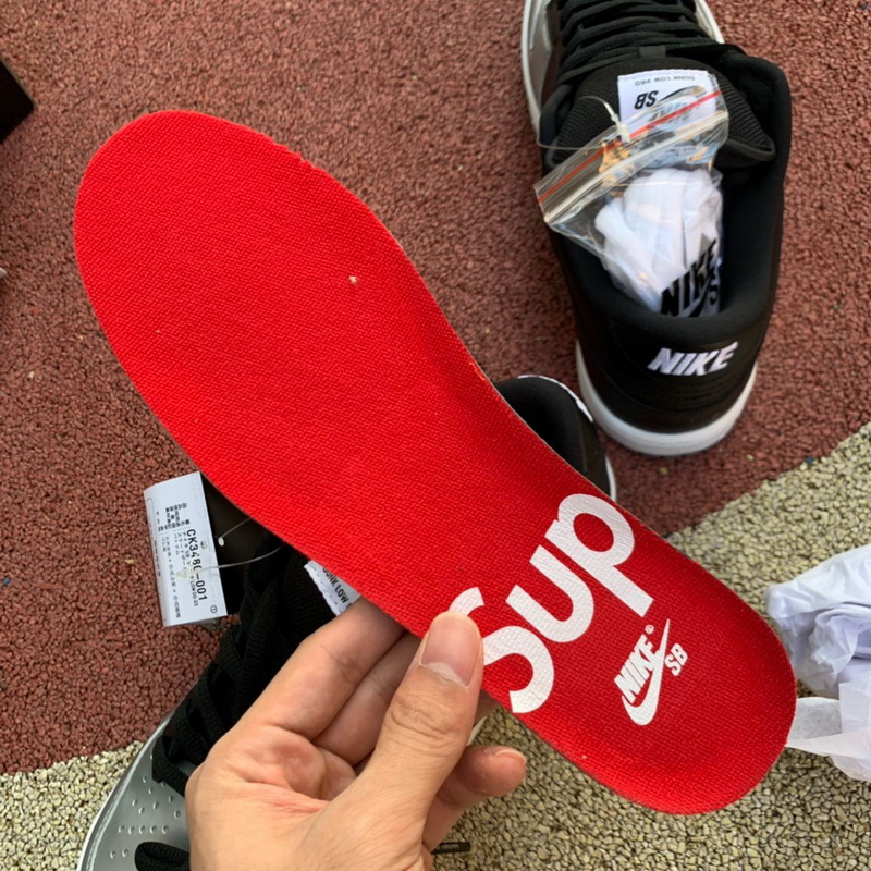 Authentic Supreme x Nike SB Dunk Metallic Sliver 