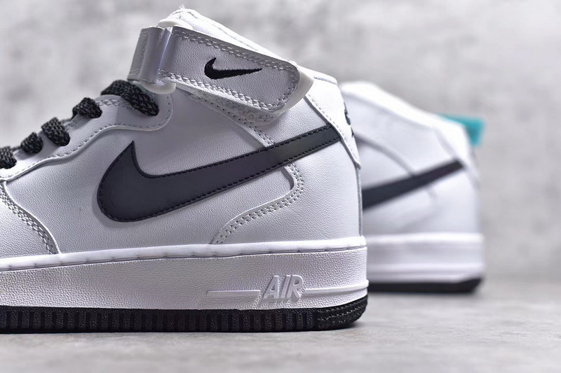 Authentic Nike Air Force 1 Mid 