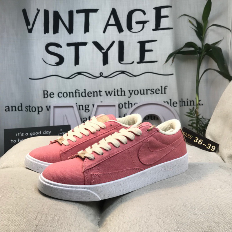 Nike W Blazer Low LX GS-001