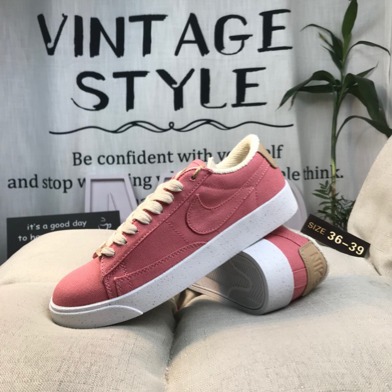 Nike W Blazer Low LX GS-001