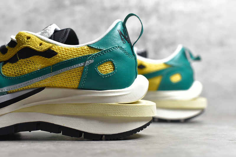 Authentic Sacai x Nike Pegasus VaporFly SP Green/Yellow