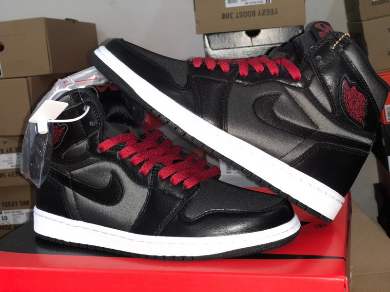 Authentic Air Jordan 1“Black Satin”