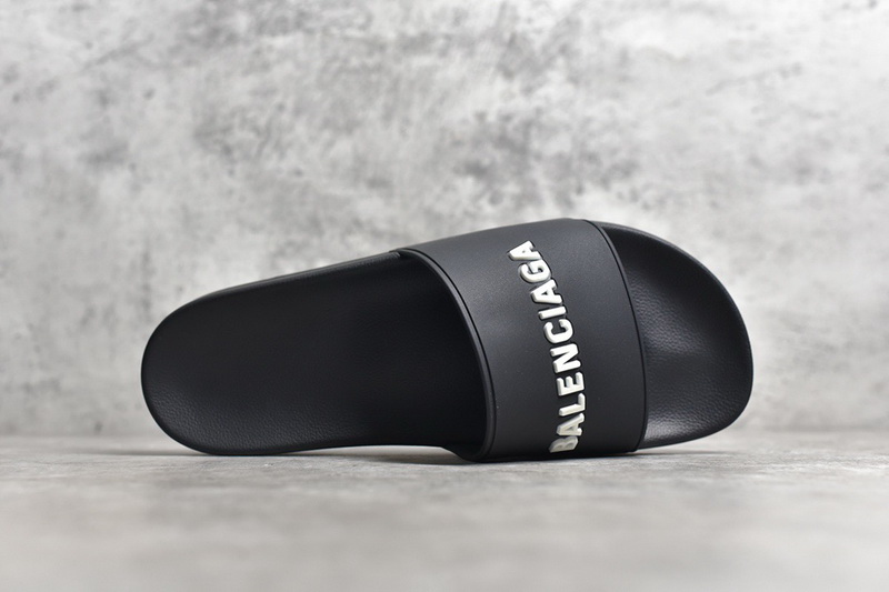 Authentic Balenciaga Slipper-001