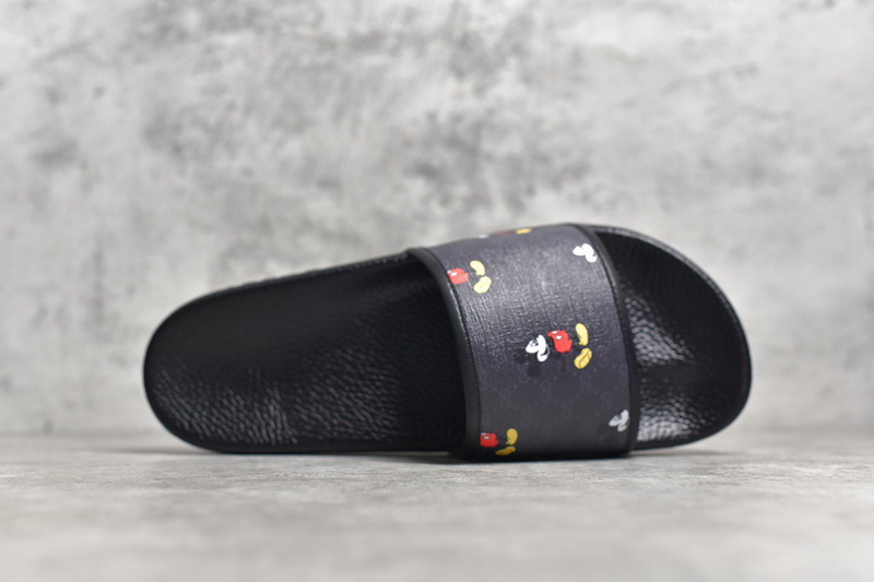 Authentic G Slipper-005