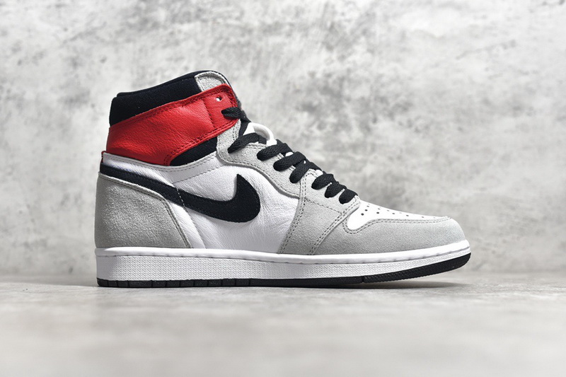 Authentic Air Jordan 1 High OG“ Light Smoke Grey”