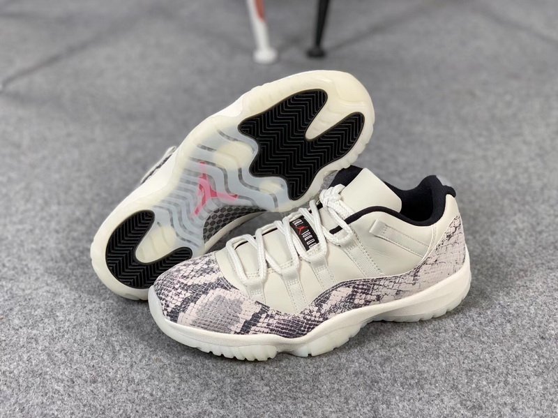 Authentic Air Jordan 11 Low LE 