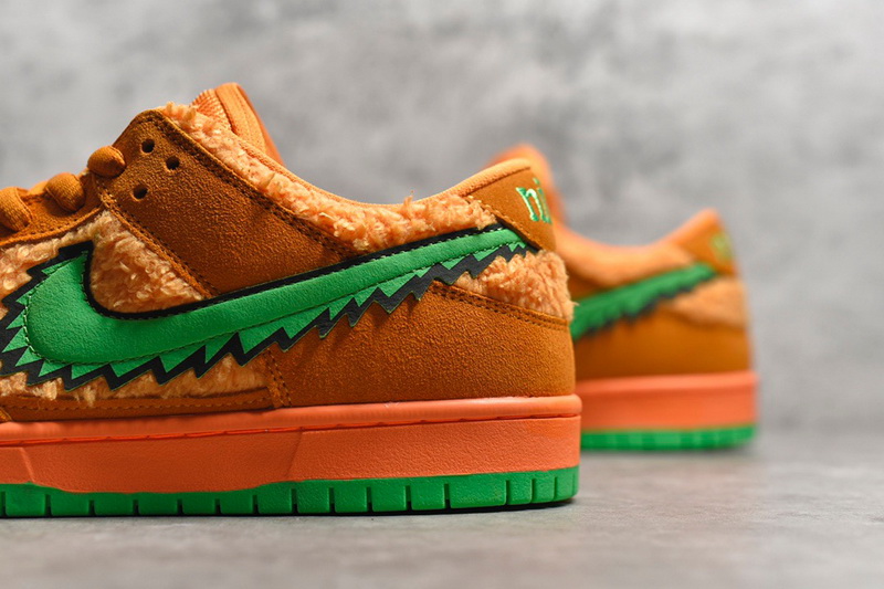 Authentic Grateful Dead x Nike SB Dunk Low “Orange Bear”