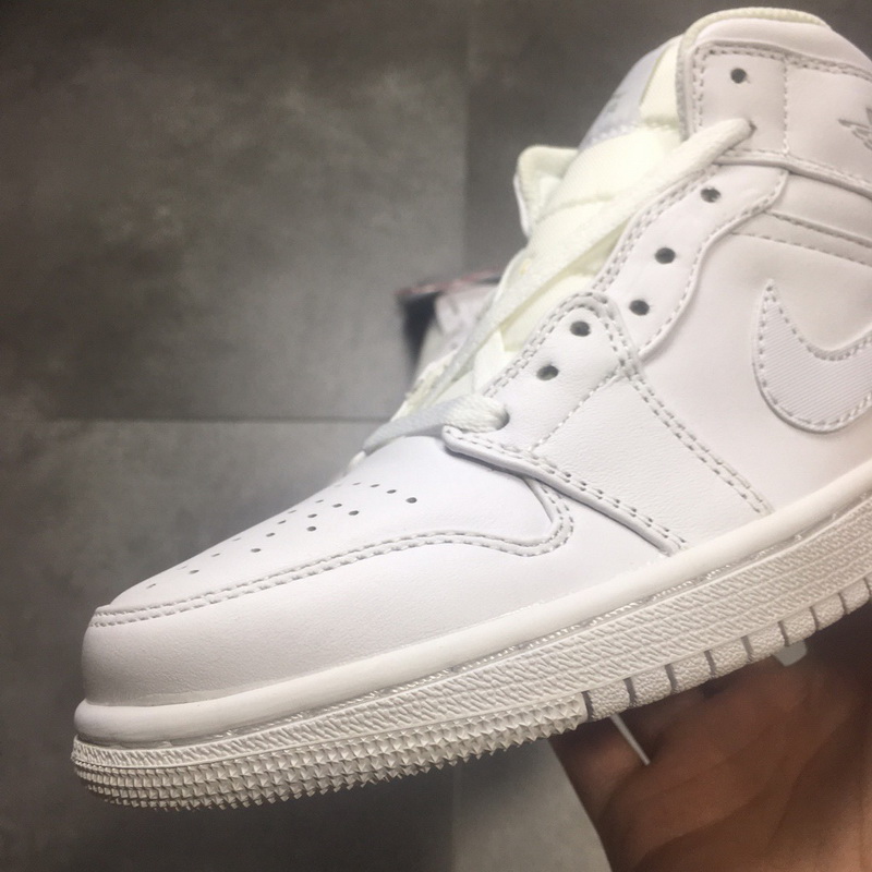 Super Max Perfect Jordan 1 Mid-014