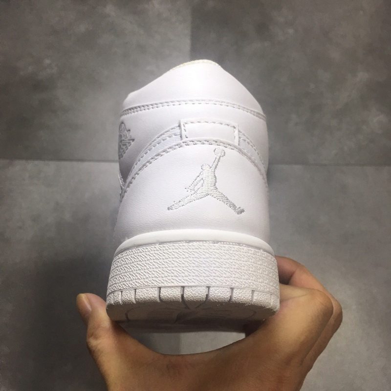 Super Max Perfect Jordan 1 Mid-014