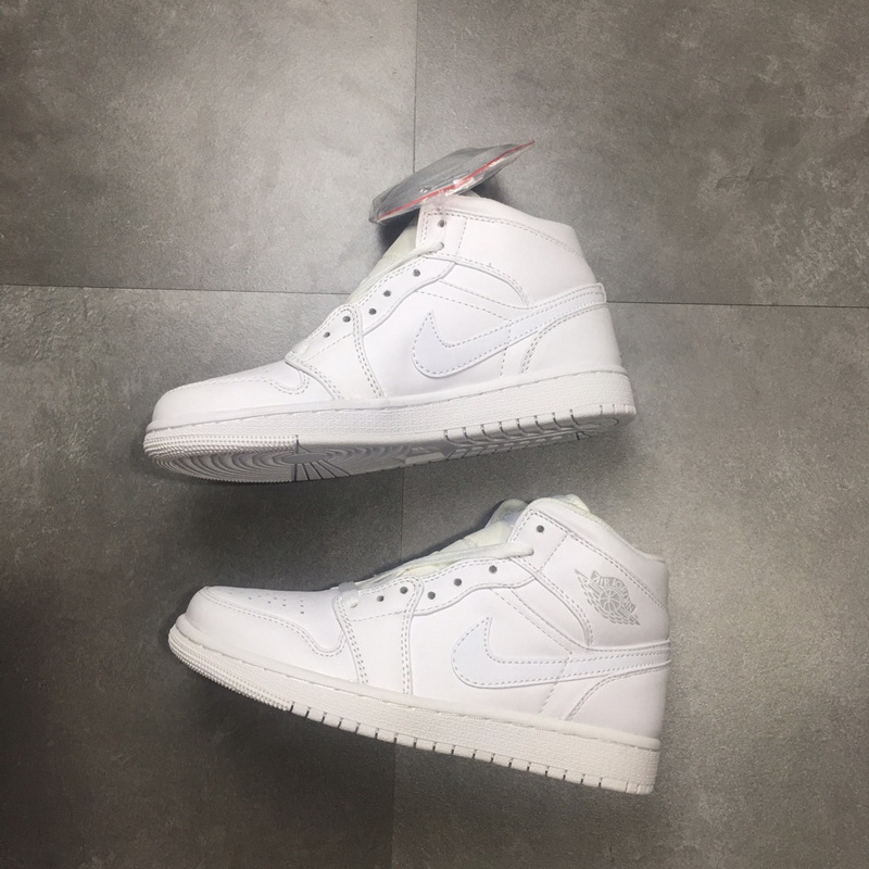 Super Max Perfect Jordan 1 Mid-014