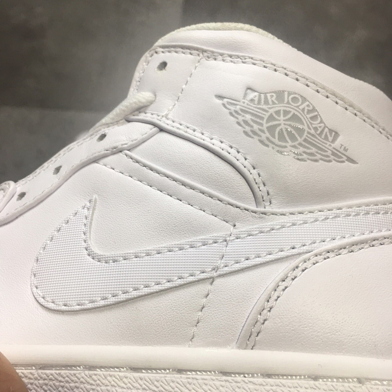 Super Max Perfect Jordan 1 Mid-014