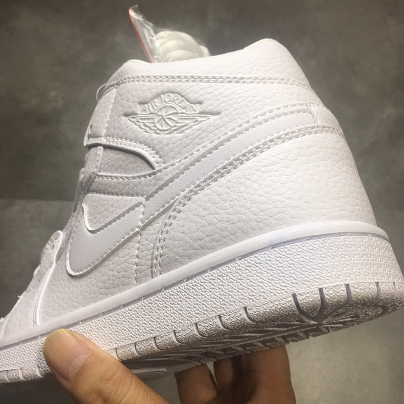 Super Max Perfect Jordan 1 Mid-013