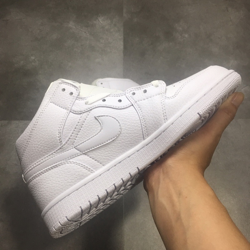 Super Max Perfect Jordan 1 Mid-013