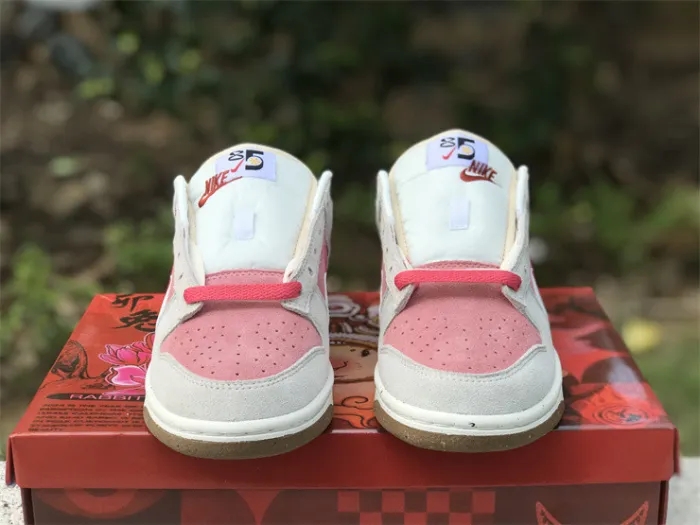 Authentic Nike Dunk Low SE 85 Rabbit