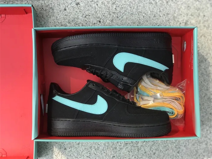 TIFFANY CO. x NIKE AIR FORCE 1 LOW High End Quality