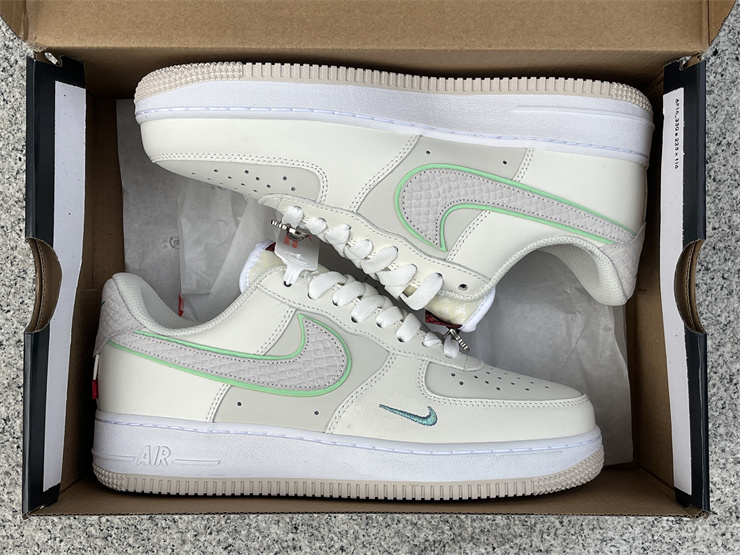 Authentic Nike Air Force 1 Low 