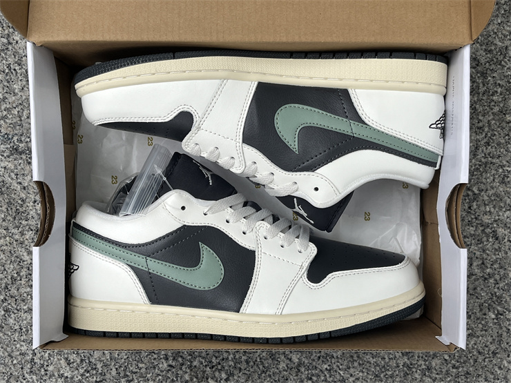 Authentic Air Jordan 1 Low WMNS “Jade Smoke”