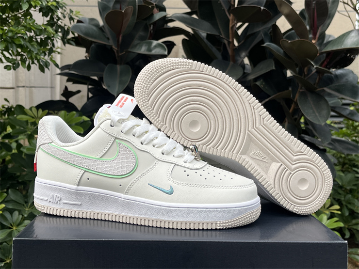 Authentic Nike Air Force 1 Low 